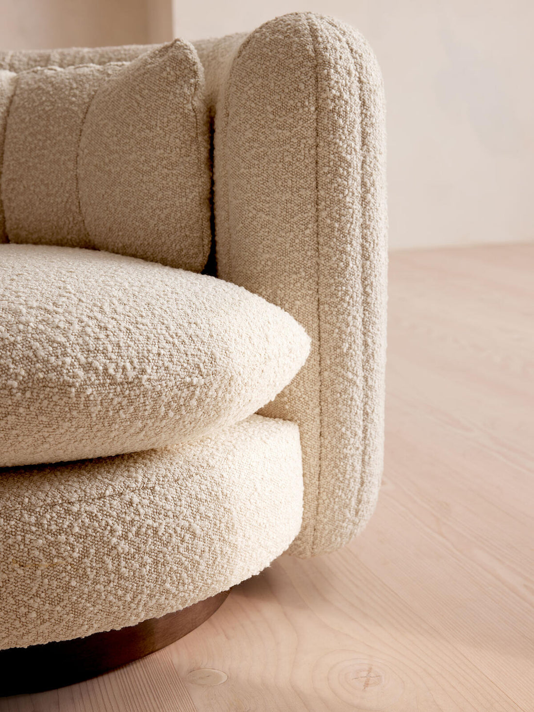 VIVIENNE ARMCHAIR | BOUCLE NATURAL