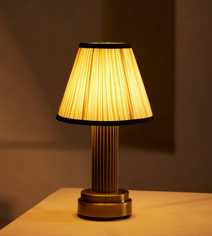 EMMIE PORTABLE LAMP